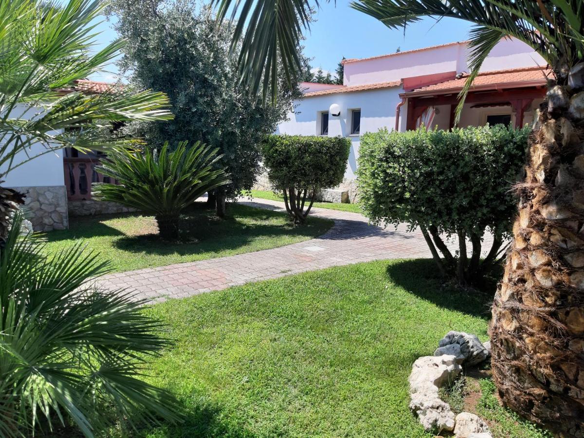 Villa La Piana Пешичи Екстериор снимка