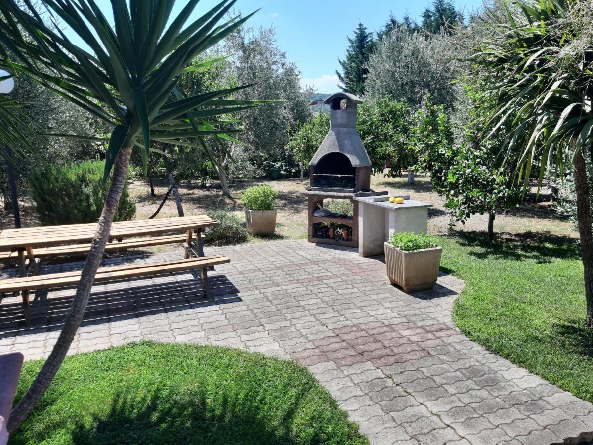 Villa La Piana Пешичи Екстериор снимка